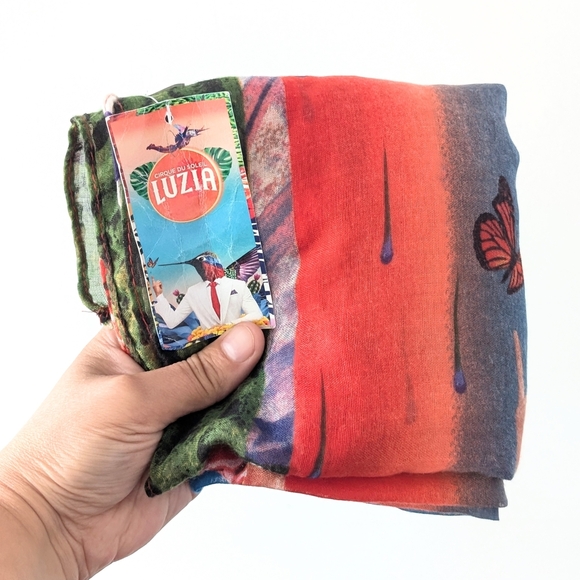 NWT Cirque Du Soleil's Luzia Show Collector Scarf - Picture 7 of 9